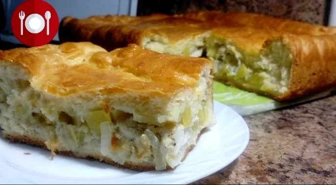 Пирог с курицей и картошкой из дрожжевого теста, но не затрагивать края