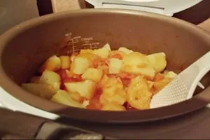 Мясо с картошкой и капустой в мультиварке