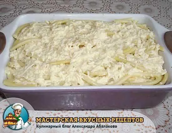 макароны залитые сырной смесью