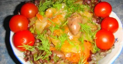 Капуста тушеная с куриными сердечками