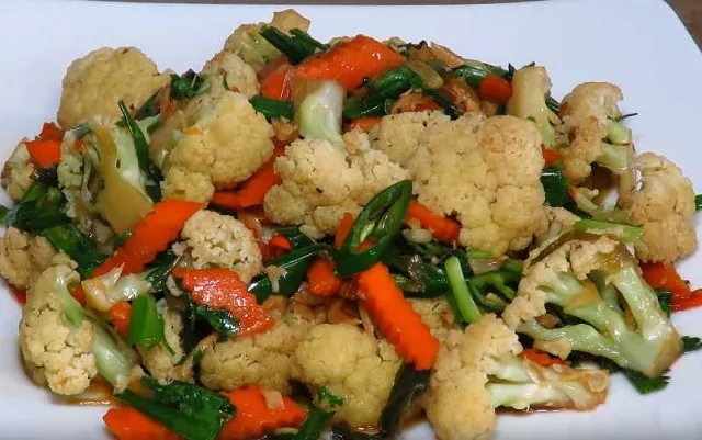 Цветная капуста с овощами