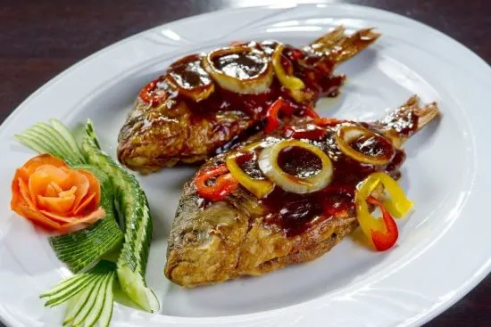рыба с луком
