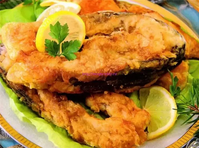 рыба жареная с лимоном