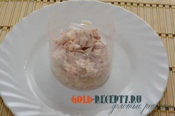 слоеный салат с курицей