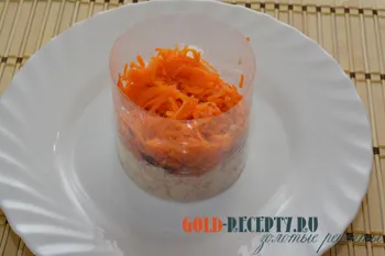 слоеный салат с курицей