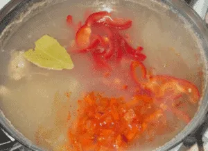 Суп из куриных сердечек с овощами и сладким перцем