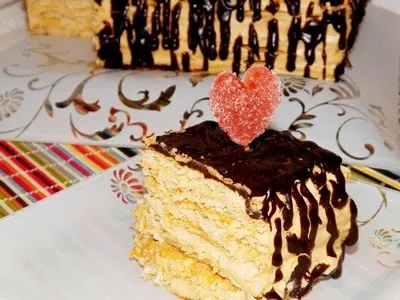 Торт со сгущенкой и сметаной.