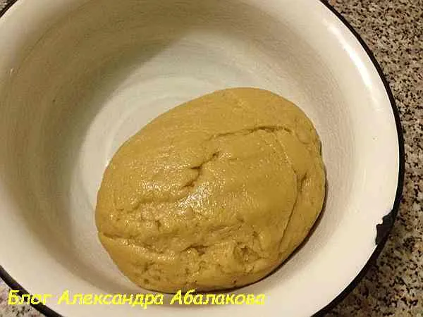 Песочное тесто для торта с кремом.