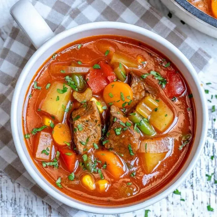 Суп с тушенкой и гречкой.